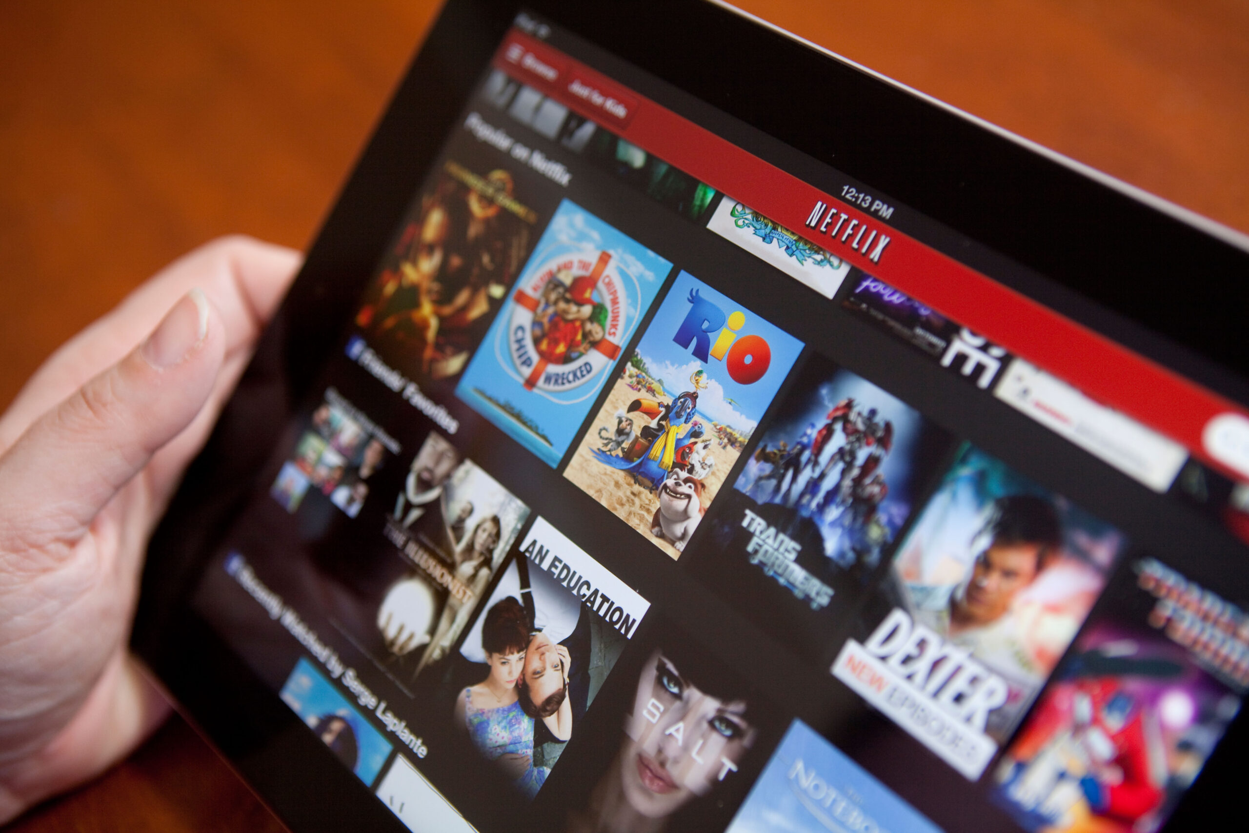 Streameri renunță la Netflix pentru Dark Web după interzicerea partajării parolei