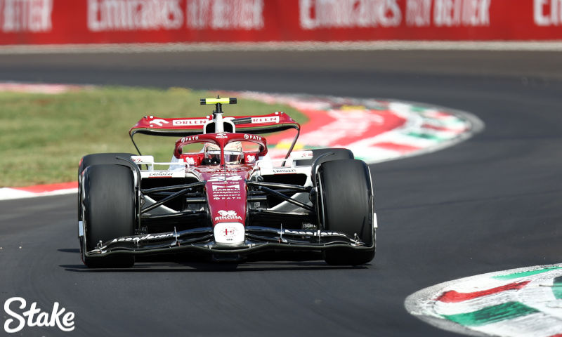 צוות אלפא רומיאו F1 משתפת פעולה עם מניות