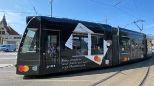 Holandia otrzymuje ogólnokrajowy system płatności zbliżeniowych transportem publicznym