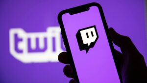 Twitch сталкивается с негативной реакцией, поскольку новая политика в отношении фирменного контента вызывает возмущение в социальных сетях