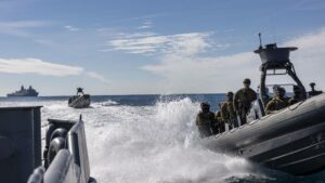 חיל הנחתים של ארה"ב נותן עדכון לגבי רחפנים, צרכי הספינה למבצעים אמפיביים
