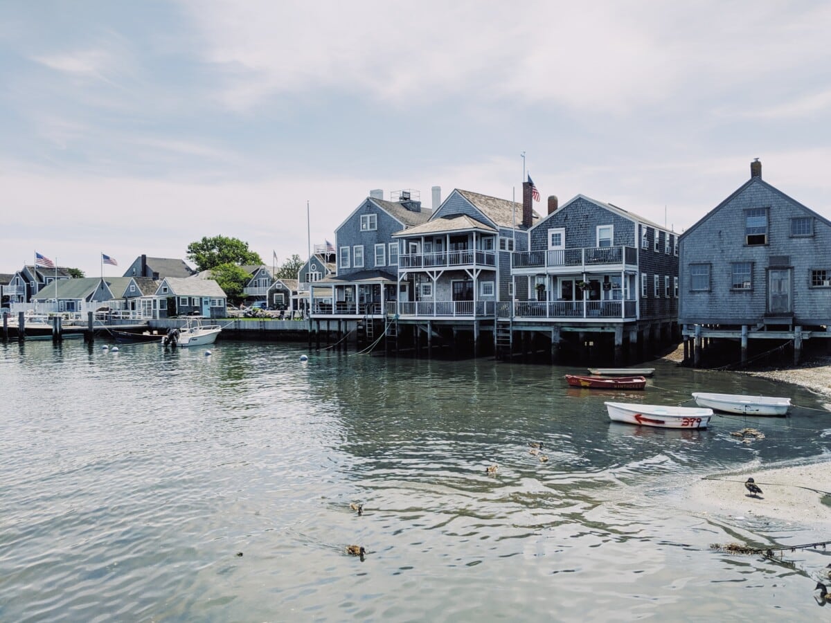 majad vee ääres Nantucketis