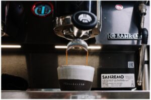 5 πράγματα που πρέπει να ξέρετε για την τεχνητή νοημοσύνη που αναλύει τα προφίλ γεύσης καφέ