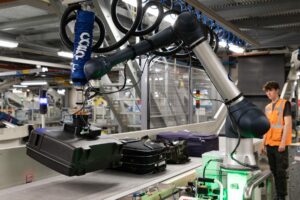 فرودگاه آمستردام اسخیپول برای ردیابی سریع استفاده از ربات های باربر پس از پروژه آزمایشی موفق