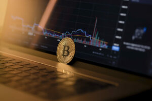Bitcoin naik beberapa inci, bertahan di atas US$30,500