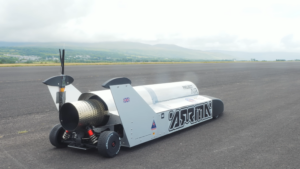 Battere i record di velocità su terra con un'auto RC