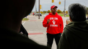 Sammenstød kommer til Detroits Big 3, mens UAW gør klar til omstridte forhandlinger - Autoblog