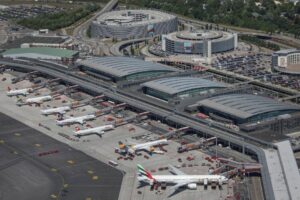 Klimaaktivisten blockierten Flughäfen in Hamburg und Düsseldorf
