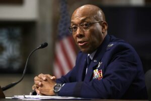 CQ Brown denuncia la sospensione delle nomine in udienza a capo del Joint Chiefs