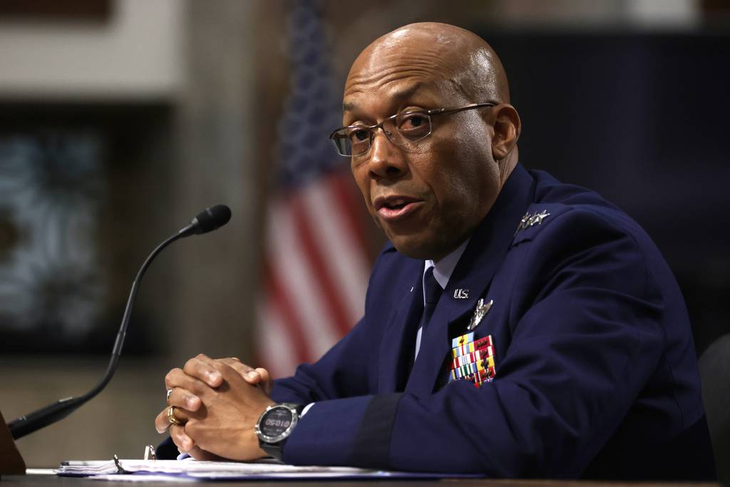 CQ Brown afviser at holde på nomineringerne i høringen til at lede Joint Chiefs