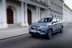 Dacias verdifokuserte Spring elektriske SUV lanseres i Storbritannia i 2024