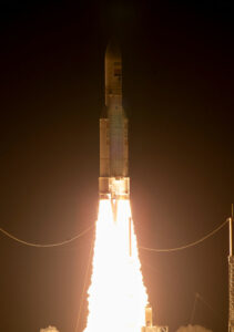 Poniendo fin a una era, Europa lanza su último cohete Ariane 5