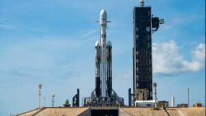 Izstrelitev največjega komercialnega komunikacijskega satelita Falcon Heavy je bila zavrnjena