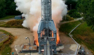 Første hot-fire test av Europas gjenbrukbare metandrevne Prometheus rakettmotor