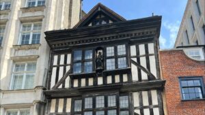 På jakt efter det äldsta huset i London