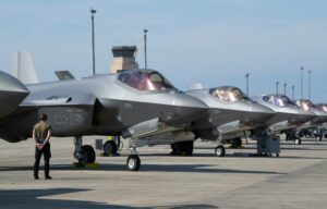 Lockheed backs next-gen engine for F-35, drawing rebuke from Pratt