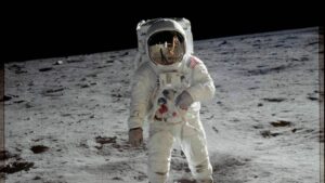 Melania Trumpi uus buzz Aldrin NFT rikub NASA pildipoliitikat