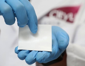 Nanotechnology Now - 보도 자료: CityU가 발명품 수상: 착용할 수 있는 전자 장치를 냉각시키는 부드럽고 초박형 광자 물질