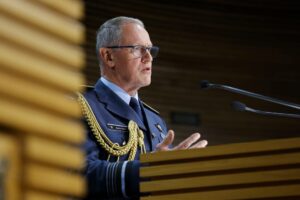 新西兰军事首长谈论招募、无人机和乌克兰