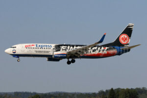 写真: SunExpress Airlines – Pokal Express ボーイング 737-8AS WL TC-SPC (msn 34984) (アイントラハト・フランクフルト) ZRH (Andi Hiltl)。画像: 961068。