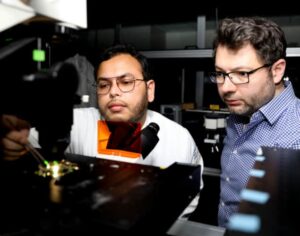Plasmonic nanoprobe optically monitors neural activity – Physics World