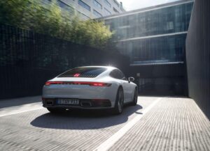 Porsche cherche à garder la 911 ICE alimentée par des carburants électriques - The Detroit Bureau