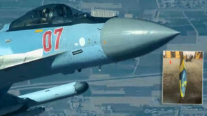 Russische Su-35S gebruikt fakkels die de propeller van de Amerikaanse MQ-9-drone boven Syrië beschadigen