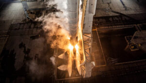SpaceX bo preizkusil ogenj pospeševalnika Falcon 9 po izstrelitvi v zadnjem trenutku