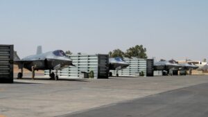 美国F-16和F-35在与伊朗紧张局势中部署到中东