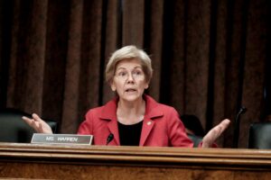Warren kritisiert Verteidigungsunternehmen wegen Steuerlobbyismus