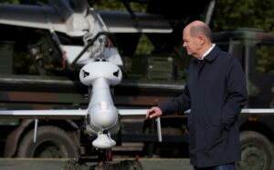 Sojusznicy wysyłają na Ukrainę nowy dron zwiadowczy, systemy przeciwdziałające UAS