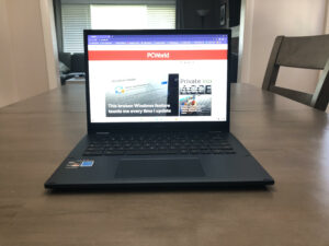 Asus Chromebook CM34 Flip Review: 19 ore de viață a bateriei pentru 499 USD