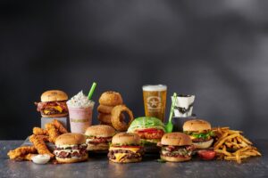 Onkraj burgerja: odkrivanje raznolike izbire menija pri BurgerFi - GroupRaise