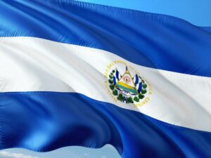 Binance asigură primele licențe complete de schimb criptografic din El Salvador