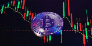 Bitcoin Holds Steady While Major Altcoins SUI and PEPE Plunge - Decrypt