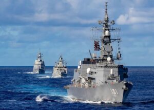 Navele de război chineze și rusești își intensifică activitatea în strâmtorii din jurul Japoniei