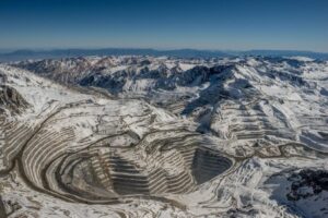 Codelco i Anglo American omawiają pakt górniczy mający na celu zwiększenie wydobycia miedzi w Chile
