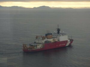 USCG کمانڈنٹ کا کہنا ہے کہ Aleutians کے قریب چینی-روسی بحریہ کے جاری مشترکہ آپریشنز زیادہ علاقائی امریکی موجودگی کی ضرورت کو اجاگر کرتے ہیں۔
