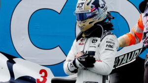Даниэль Риккардо сломал руку в аварии и выбыл из участия в Гран-при Голландии - Autoblog
