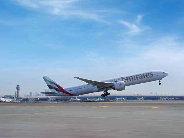 Emirates aumenterà i voli per Londra Heathrow