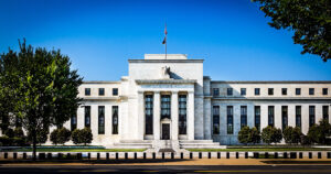 Föderaalreserv nõuab, et riigipangad saadaksid keskpangalt kirjaliku vastuväidete puudumise, enne kui nad hakkavad kasutama stabiilseid münte