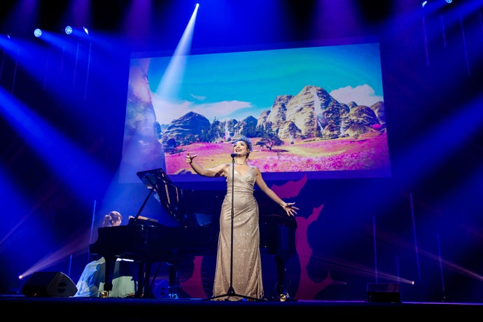 Amanda Achen sings at the FF14 Vegas Fan Fest