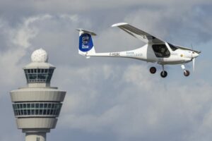 Zburând în viitor: KLM începe Turul Electric Flying Connection