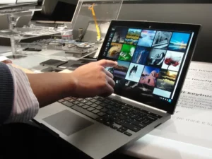 كيفية تقسيم الشاشة على جهاز Chromebook