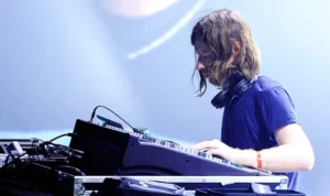 Legendary Electronic Musician Aphex Twin Launches AR App - VRScout