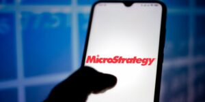 MicroStrategy が利益を上げ、第 24 四半期に 2 万ドルのビットコイン減損費用を報告 - 復号化