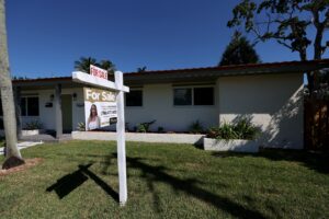 Попит на іпотеку з боку покупців житла падає третій тиждень поспіль через зростання процентних ставок