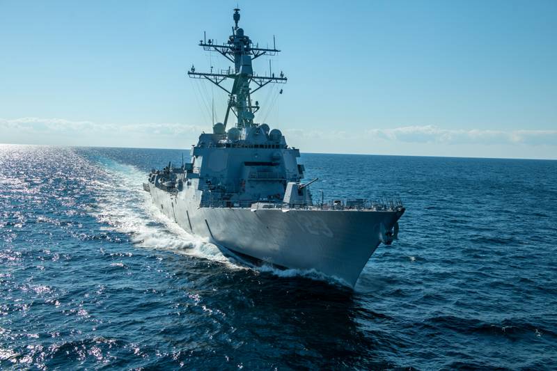 Navy siger, at destroyer-aftalen hjælper to yards med at øge kapaciteten i bedste tempo