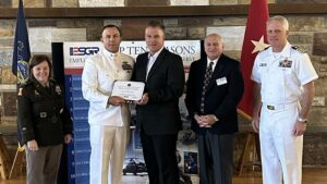 Компания Penske Truck Leasing отмечена наградой Министерства обороны США за благоприятные для военных методы найма