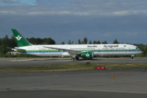 Foto: Saudia (Saudi Arabian Airlines) Boeing 787-10 Dreamliner HZ-AR32 (msn 40055) PAE (Nick Dean). Pilt: 961189.